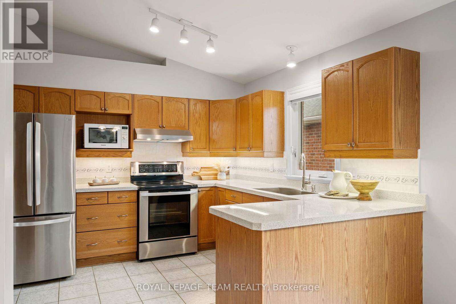 47 Stowgrass Crescent, Ottawa, Ontario  K2S 2A1 - Photo 5 - X13418790