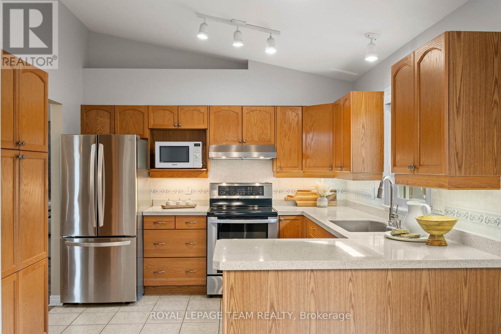 47 Stowgrass Crescent, Ottawa, Ontario  K2S 2A1 - Photo 6 - X13418790