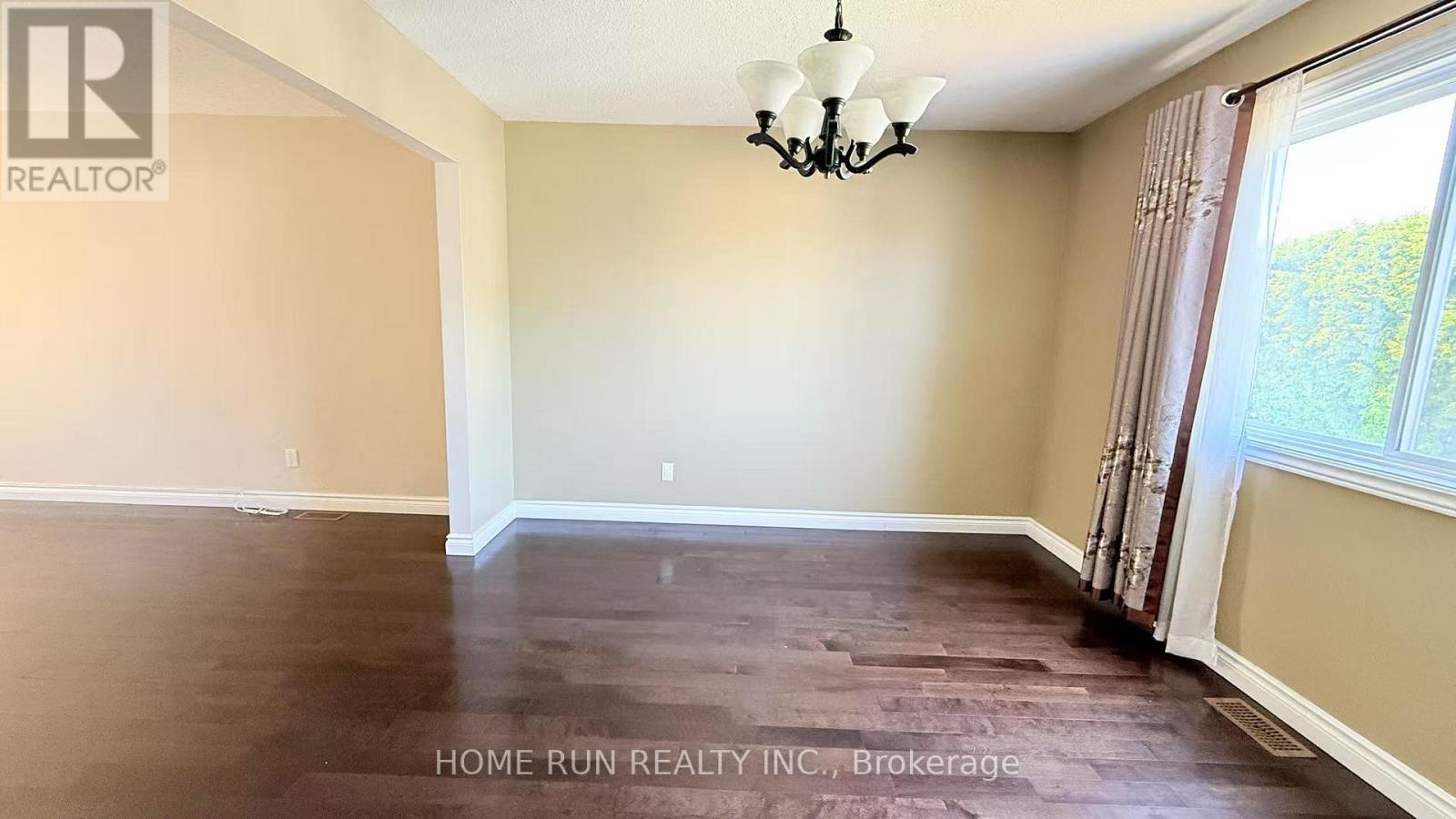2067 Legrand Crescent, Ottawa, Ontario  K1E 3R1 - Photo 3 - X13419228