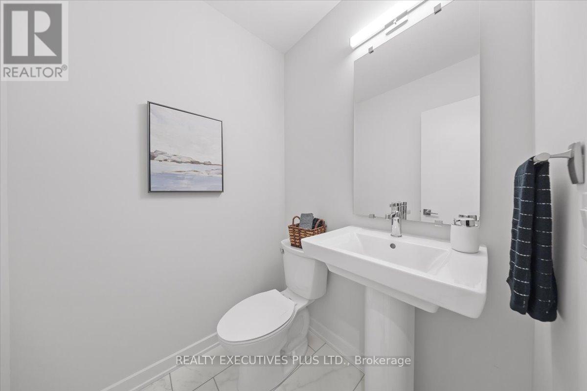 699 Honeydew Street, Ottawa, Ontario  K1X 0K5 - Photo 4 - X13419426