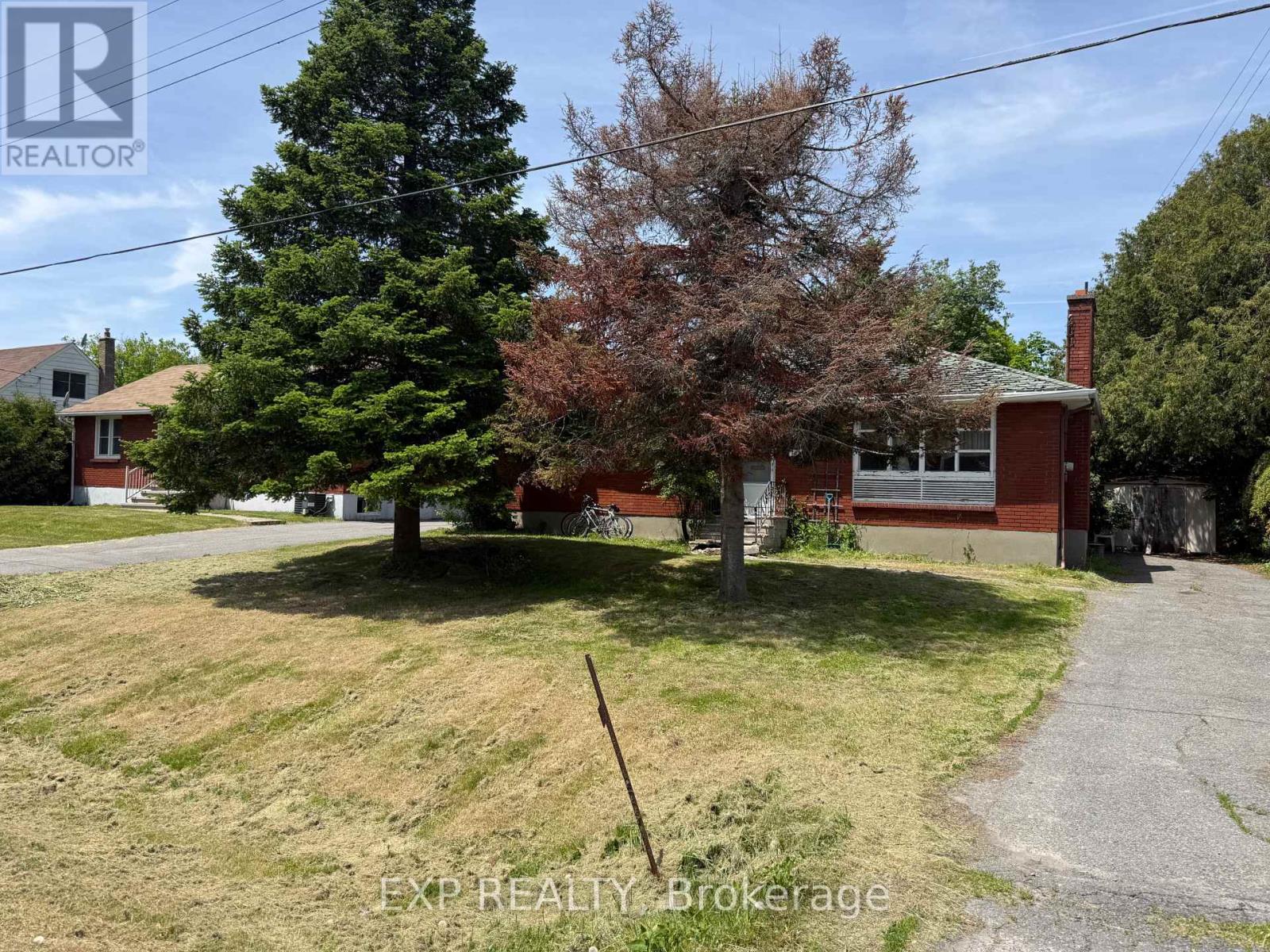 135 Oakridge Boulevard, Ottawa, Ontario  K2G 2V1 - Photo 3 - X13419738