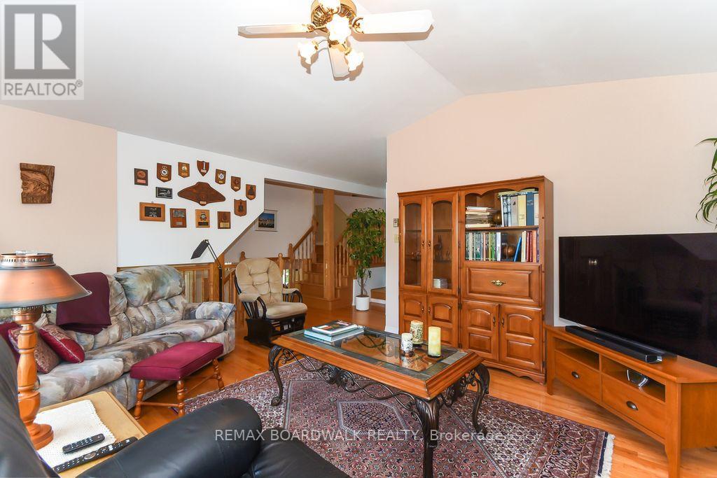 6617 Carriere Street, Ottawa, Ontario  K1C 4T6 - Photo 21 - X13419782