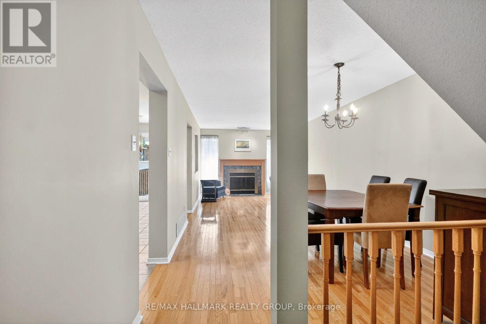 80 Scarlet Court, Ottawa, Ontario  K1T 3R6 - Photo 4 - X13419796