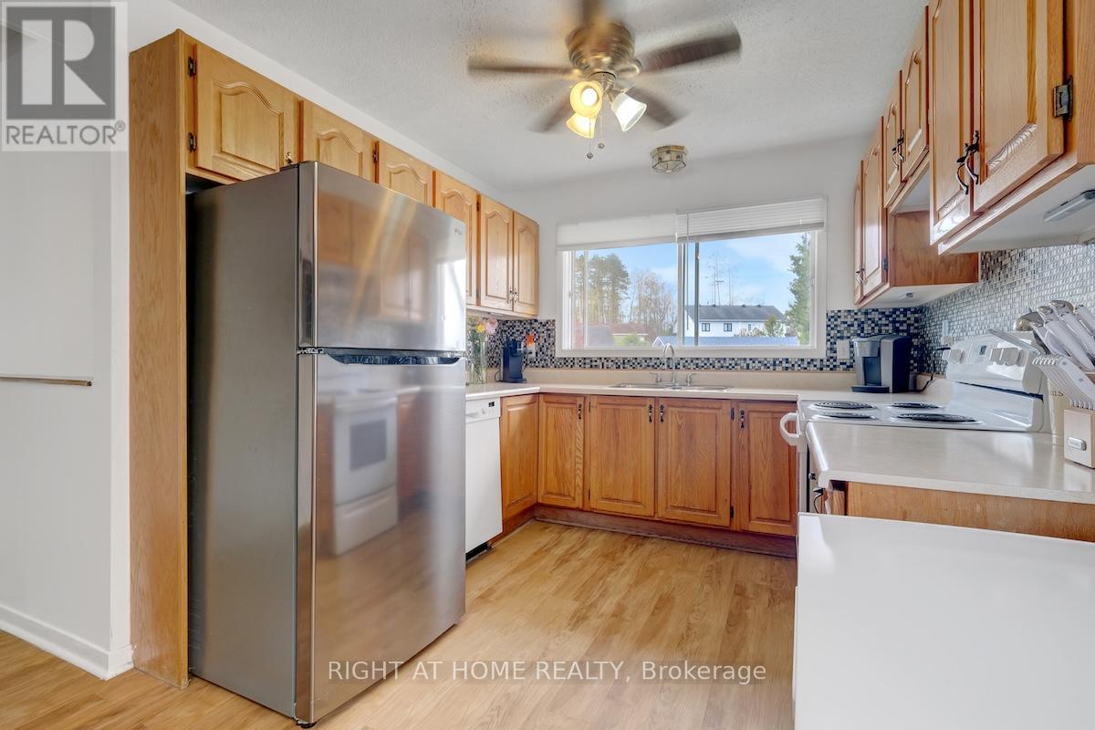 951 Lawrence Street, Clarence-Rockland, Ontario  K4K 1M8 - Photo 13 - X13419862