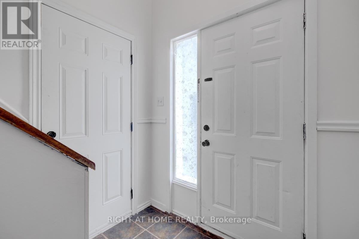 951 Lawrence Street, Clarence-Rockland, Ontario  K4K 1M8 - Photo 3 - X13419862