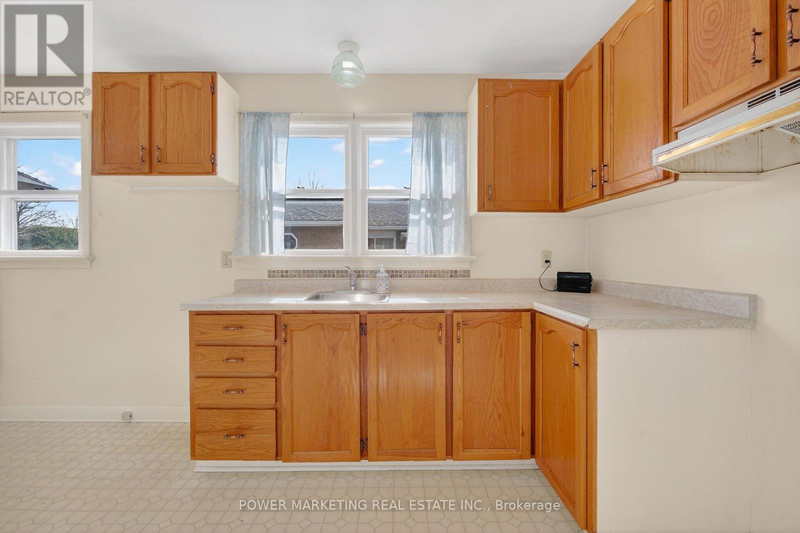 944 Eve Street, Ottawa, Ontario  K1K 3R4 - Photo 12 - X13420200