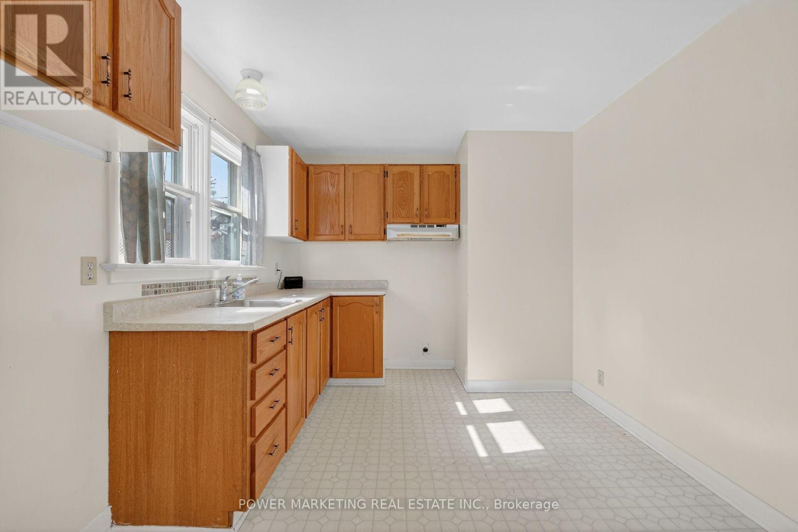 944 Eve Street, Ottawa, Ontario  K1K 3R4 - Photo 16 - X13420200