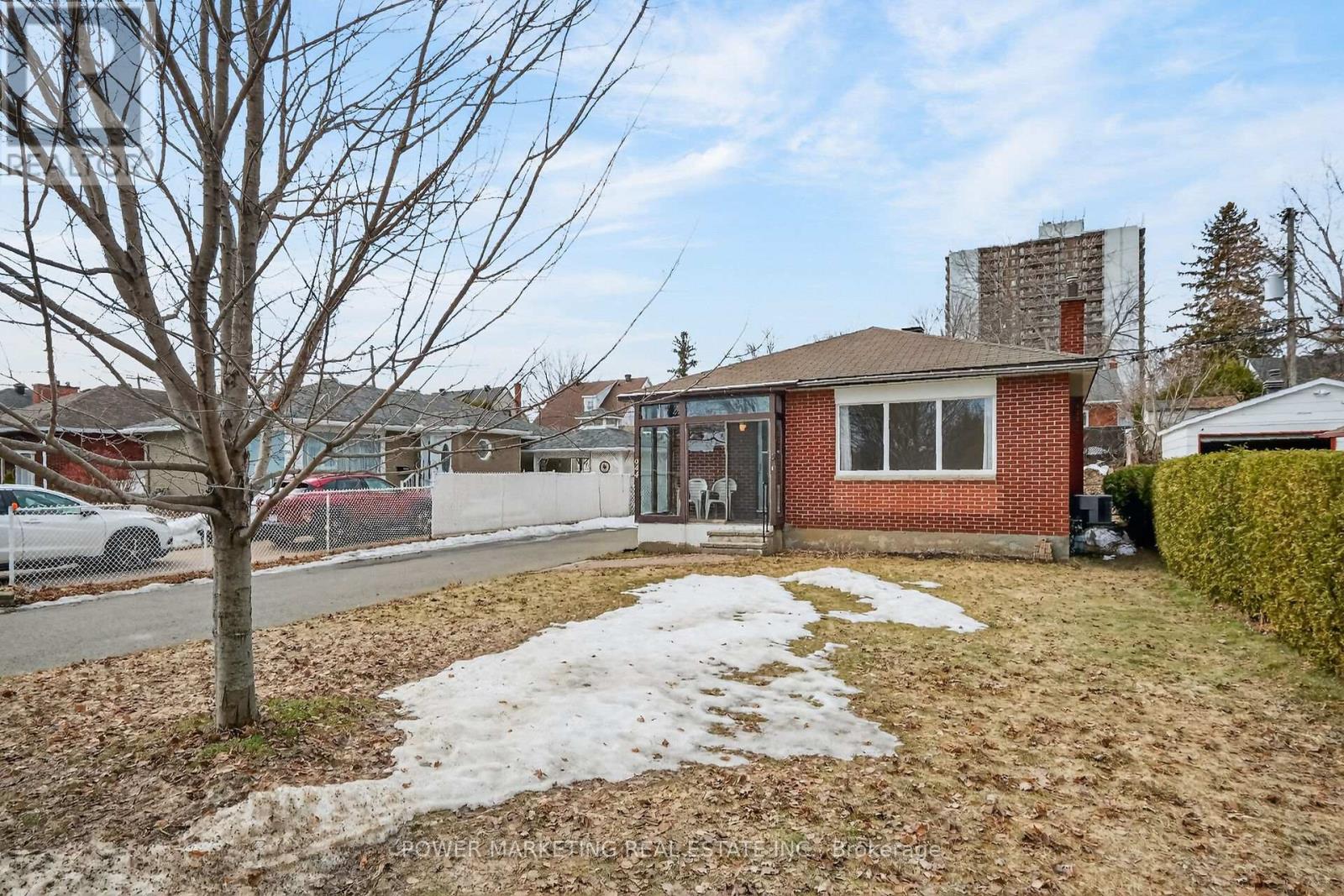 944 Eve Street, Ottawa, Ontario  K1K 3R4 - Photo 2 - X13420200