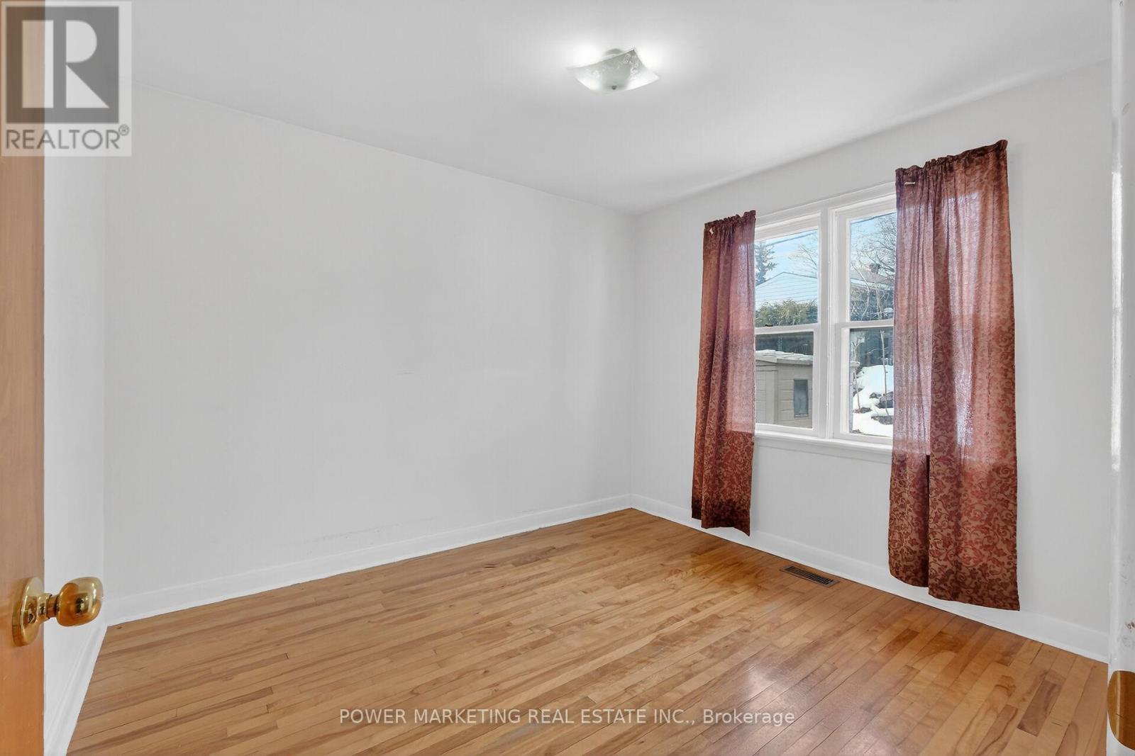 944 Eve Street, Ottawa, Ontario  K1K 3R4 - Photo 21 - X13420200