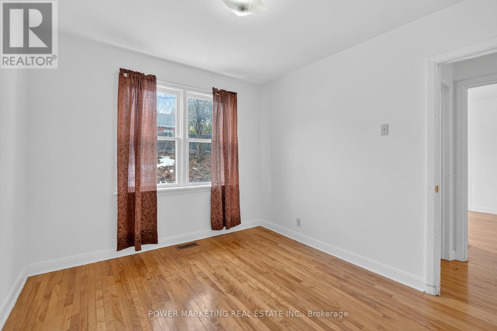 944 Eve Street, Ottawa, Ontario  K1K 3R4 - Photo 23 - X13420200