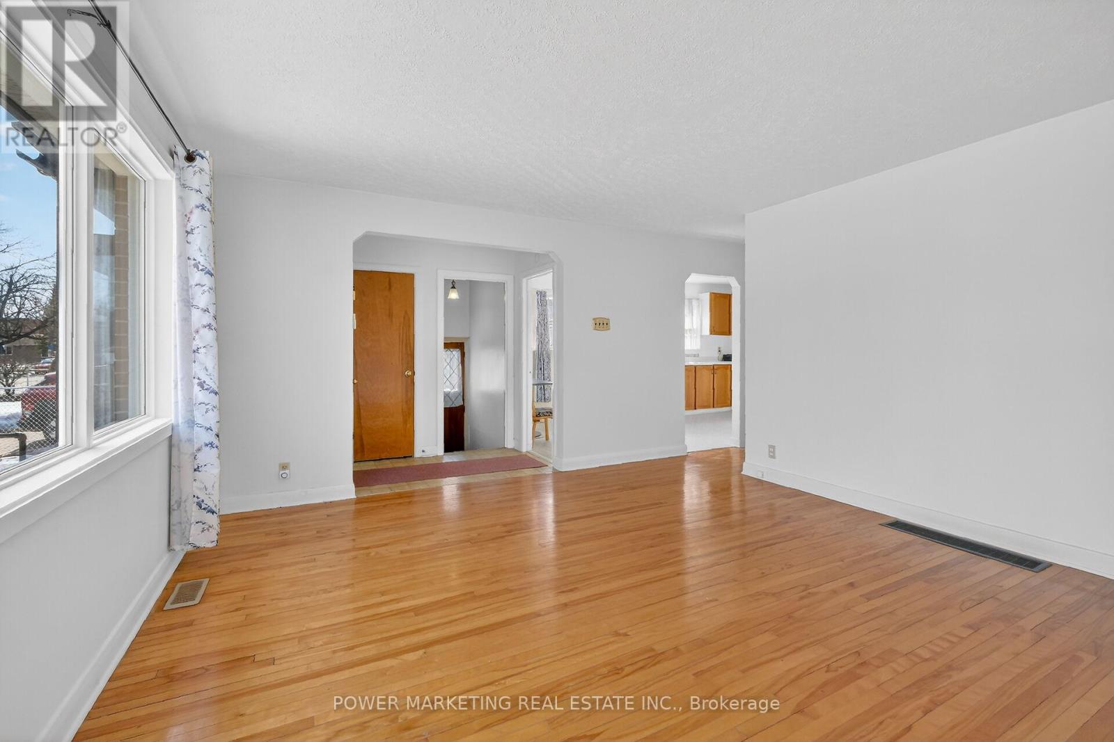 944 Eve Street, Ottawa, Ontario  K1K 3R4 - Photo 7 - X13420200