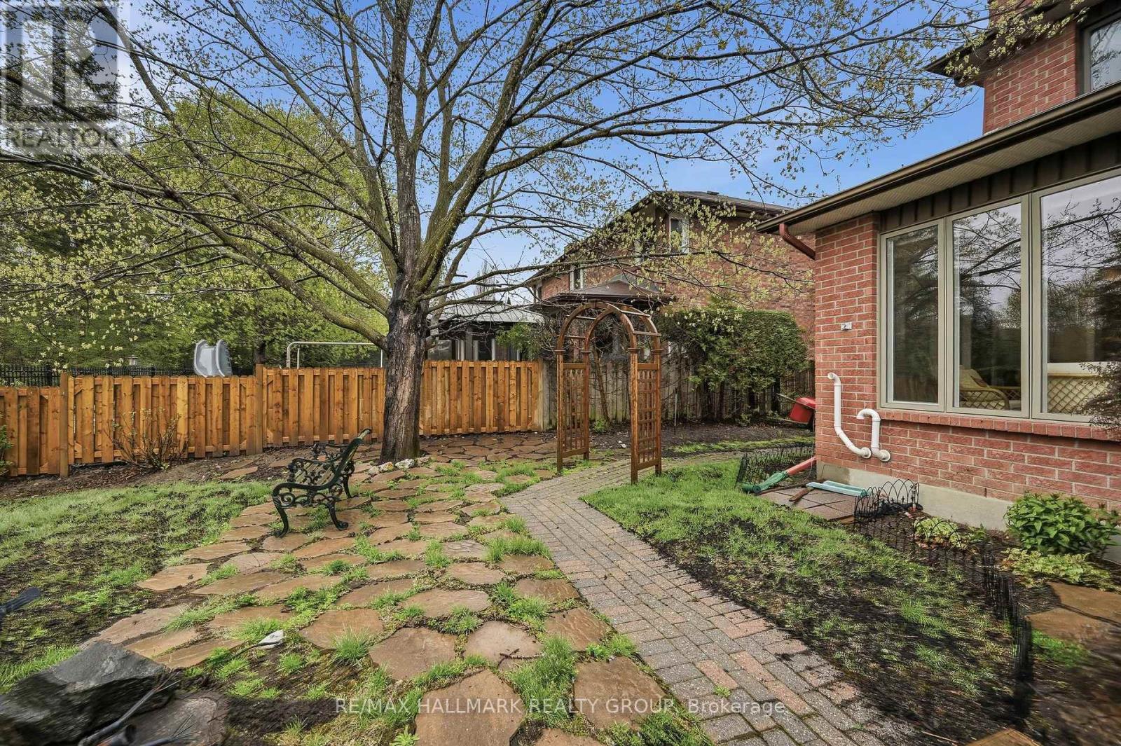 20 Halldorson Crescent, Ottawa, Ontario  K2K 2C7 - Photo 37 - X13420246