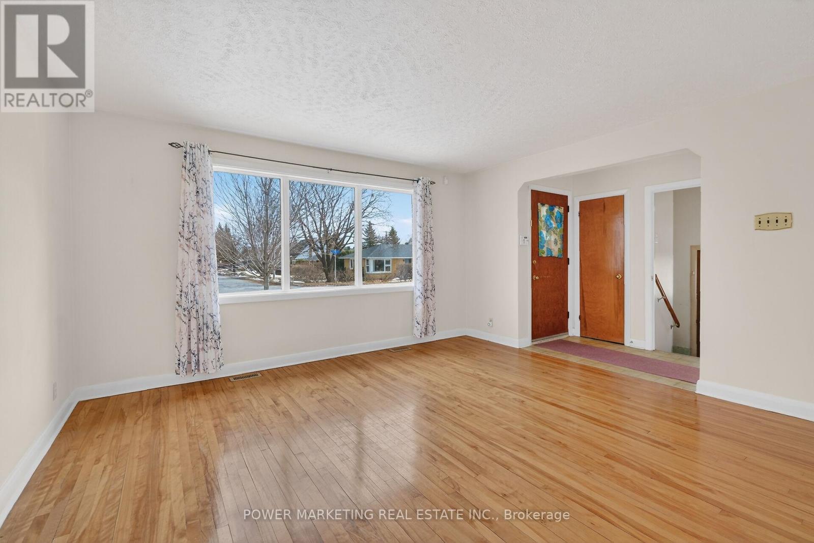 944 Eve Street, Ottawa, Ontario  K1K 3R4 - Photo 15 - X13420252