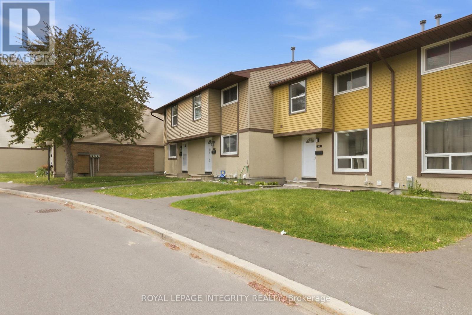 82 - 2570 SOUTHVALE CRESCENT, Ottawa, Ontario