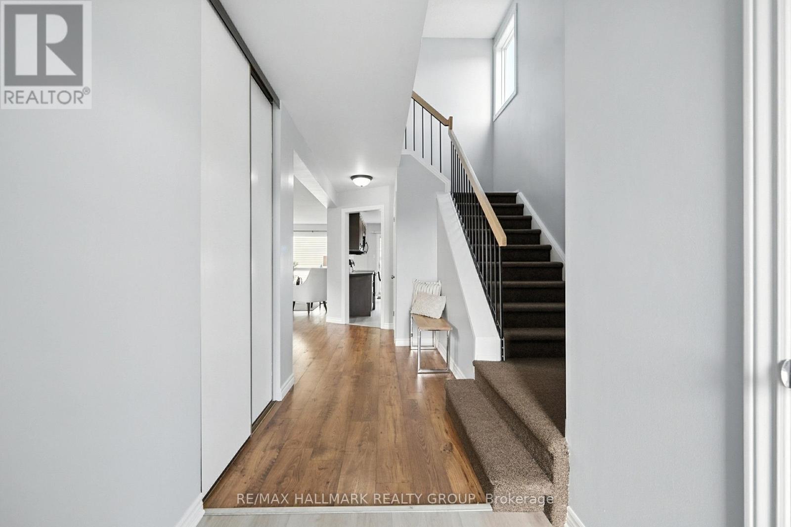 55 Fair Oaks Crescent, Ottawa, Ontario  K2G 4W3 - Photo 2 - X13420804