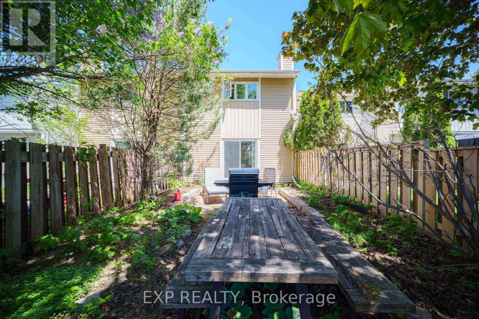 6431 Timothy Court, Ottawa, Ontario  K1C 3E5 - Photo 2 - X13420856