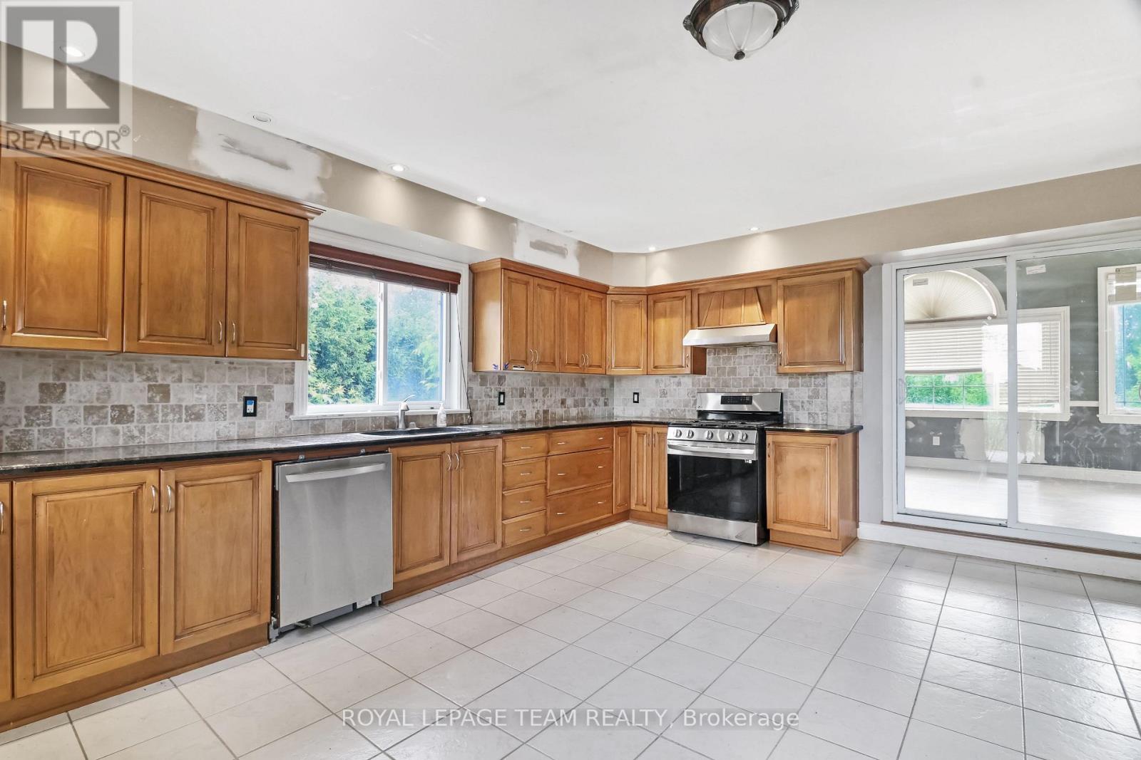 5742 Bank Street, Ottawa, Ontario  K4P 1C3 - Photo 3 - X13420932