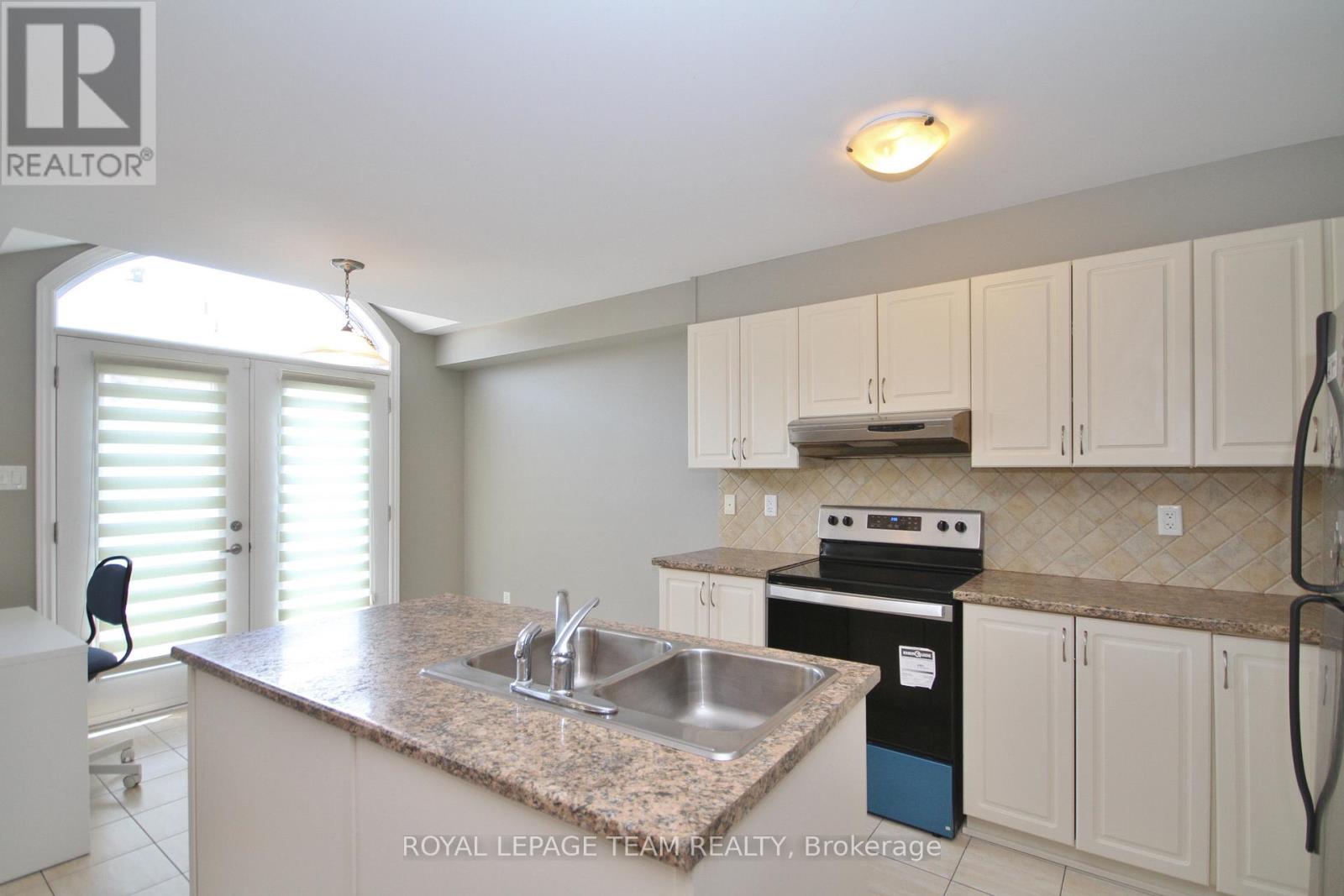 302 Tourmaline Crescent, Ottawa, Ontario  K2J 3T9 - Photo 12 - X13421040