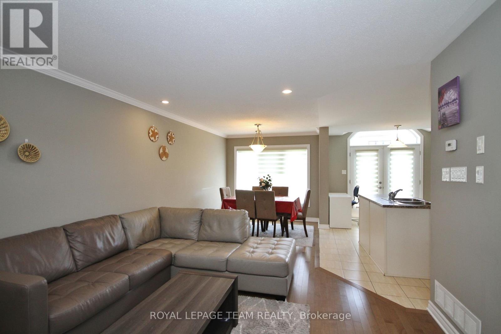 302 Tourmaline Crescent, Ottawa, Ontario  K2J 3T9 - Photo 3 - X13421040