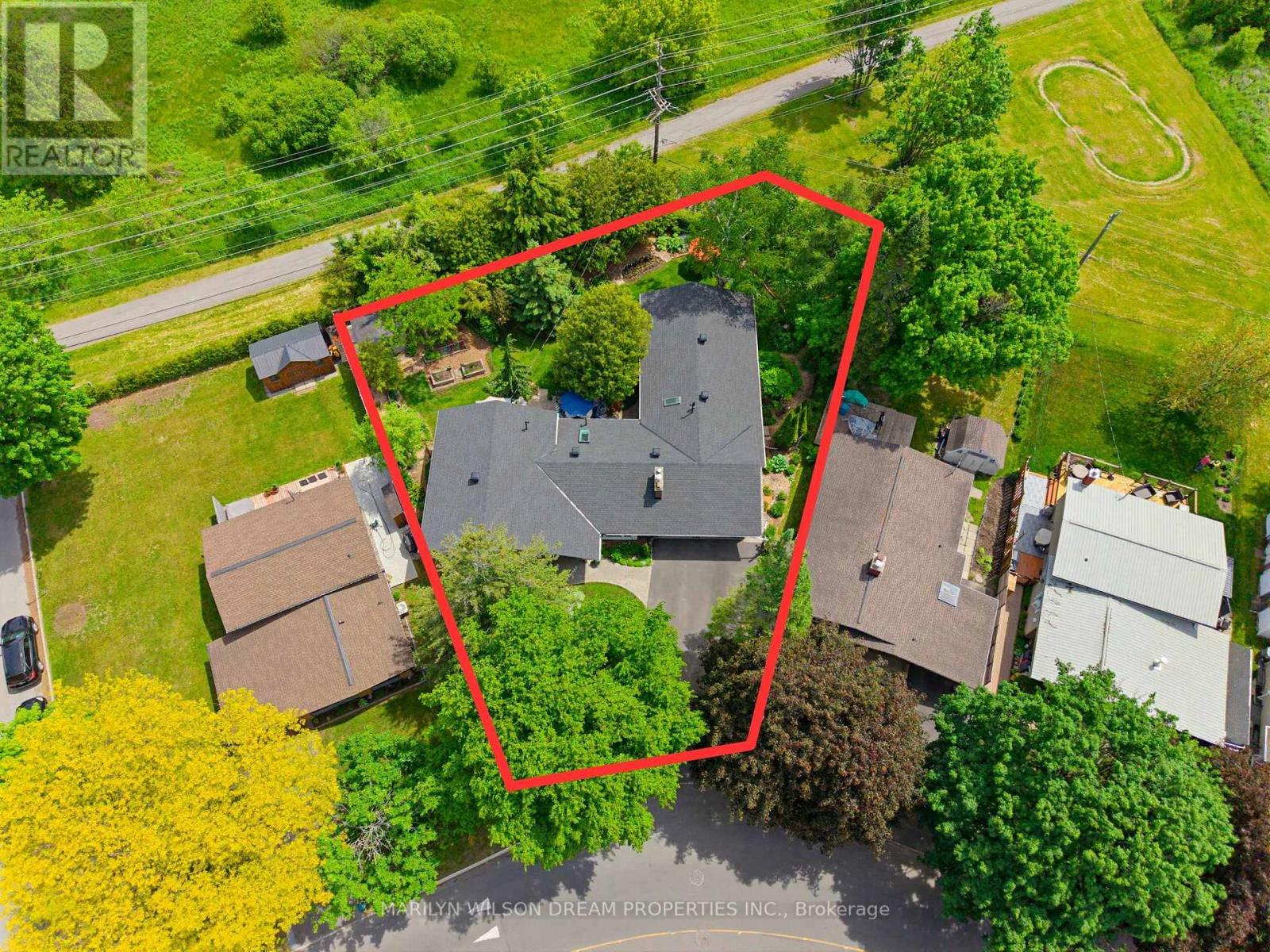 2030 Featherston Drive, Ottawa, Ontario  K1H 6P9 - Photo 2 - X13421146