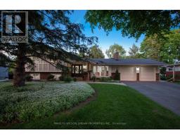 2030 FEATHERSTON DRIVE, Ottawa, Ontario