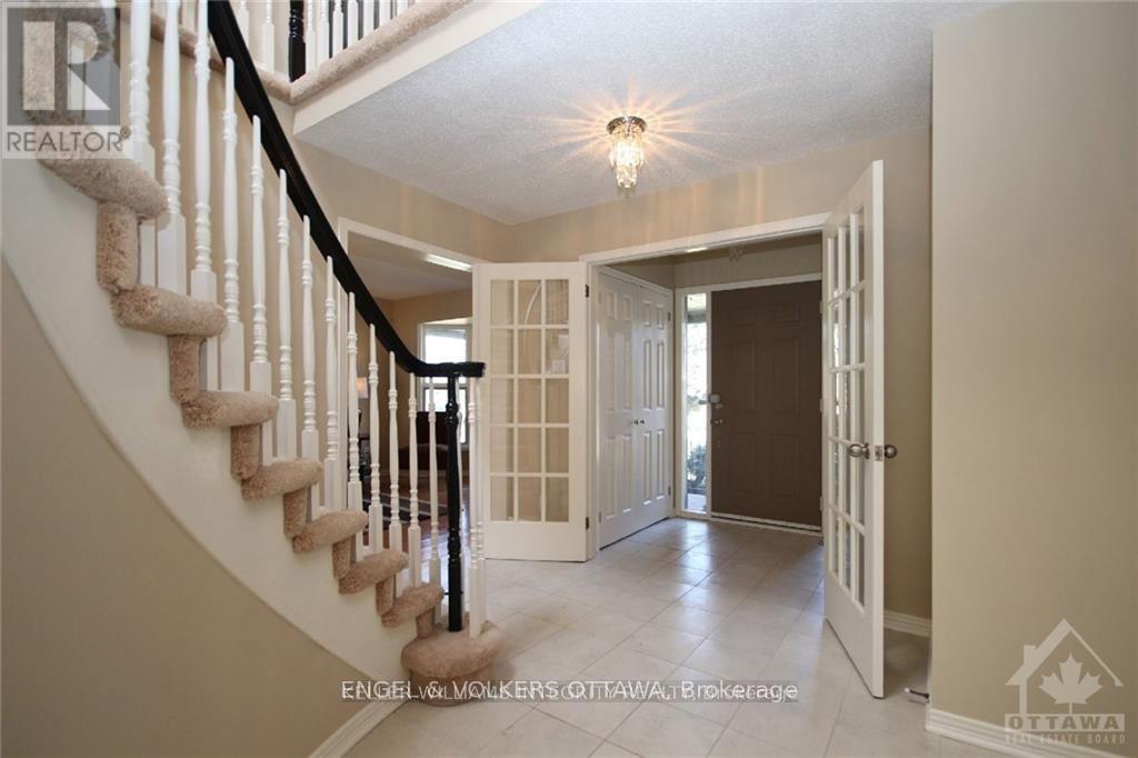 28 Country Club Drive, Ottawa, Ontario  K1V 9Y5 - Photo 3 - X13421246