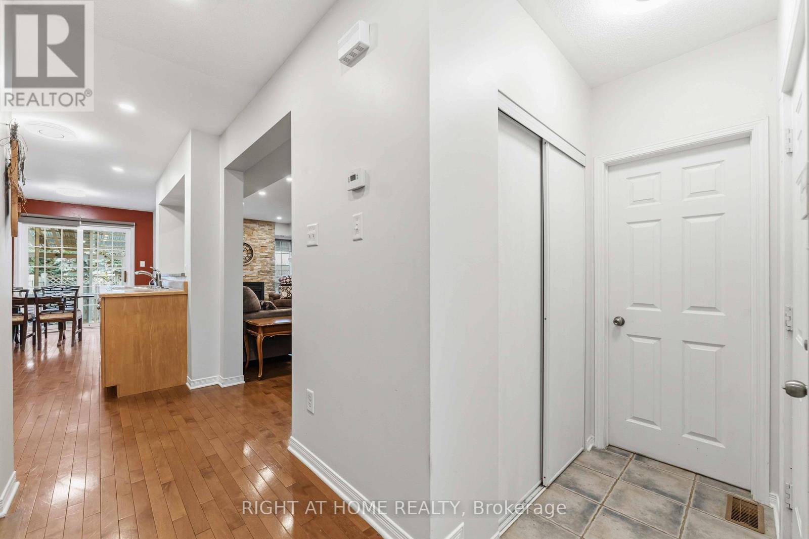 52 Fieldberry Private, Ottawa, Ontario  K2J 5E8 - Photo 3 - X13421390