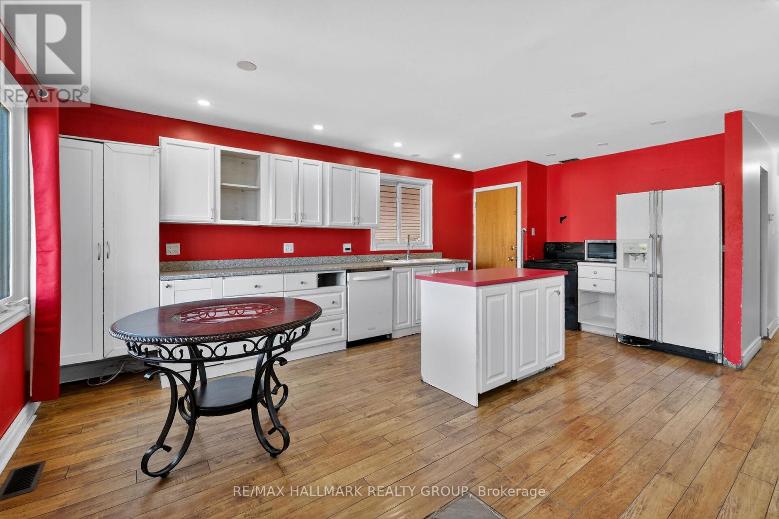 1412 Maxime Street, Ottawa, Ontario  K1B 3L1 - Photo 4 - X13421652
