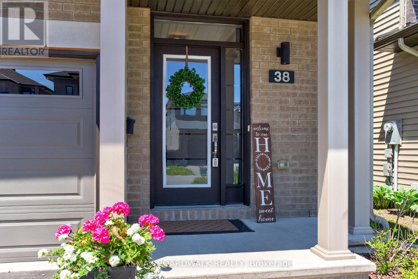 38 Thunderbolt Street, Ottawa, Ontario  K2V 0L9 - Photo 2 - X13421770