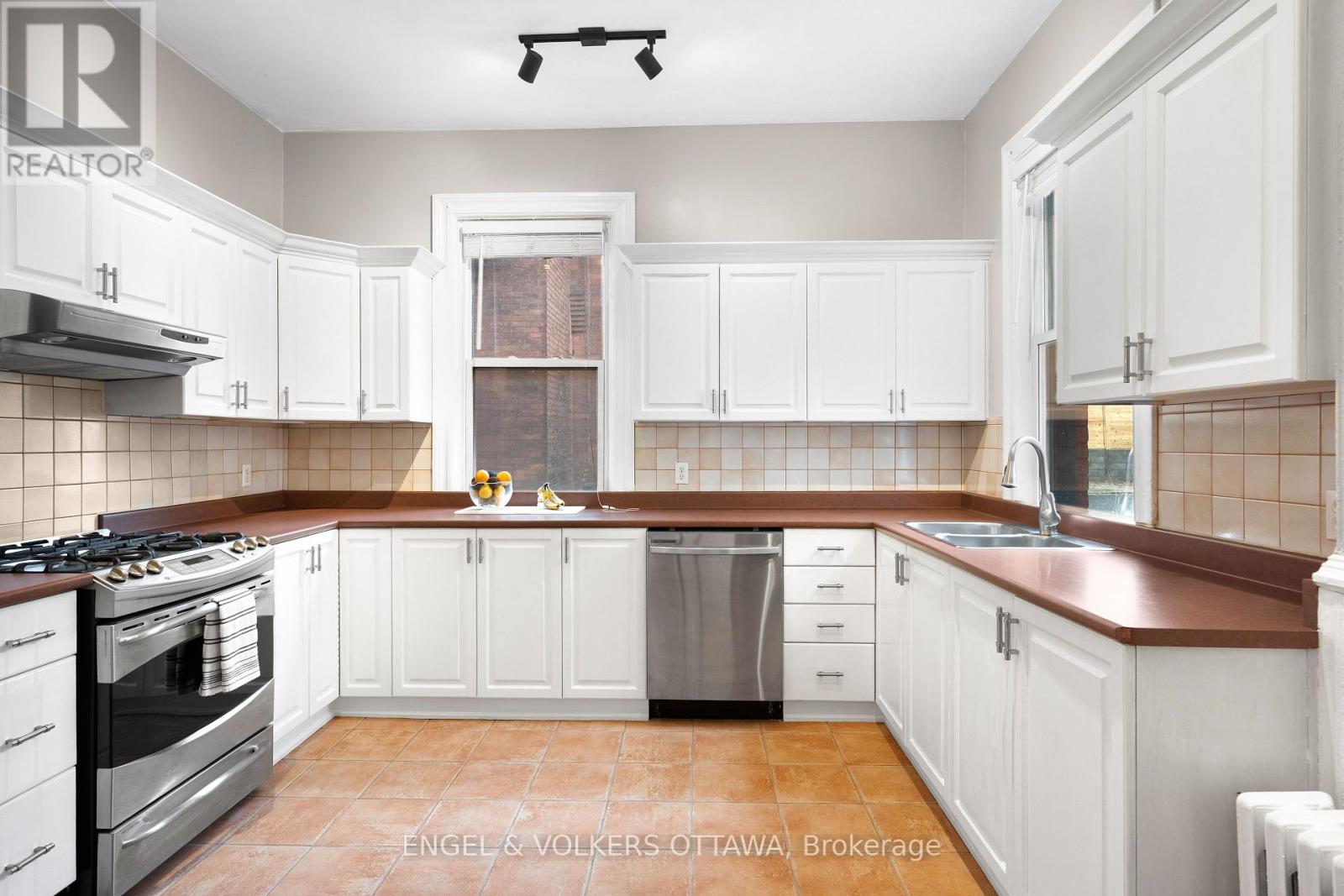 553 Gilmour Street, Ottawa, Ontario  K1R 5L5 - Photo 14 - X13421772