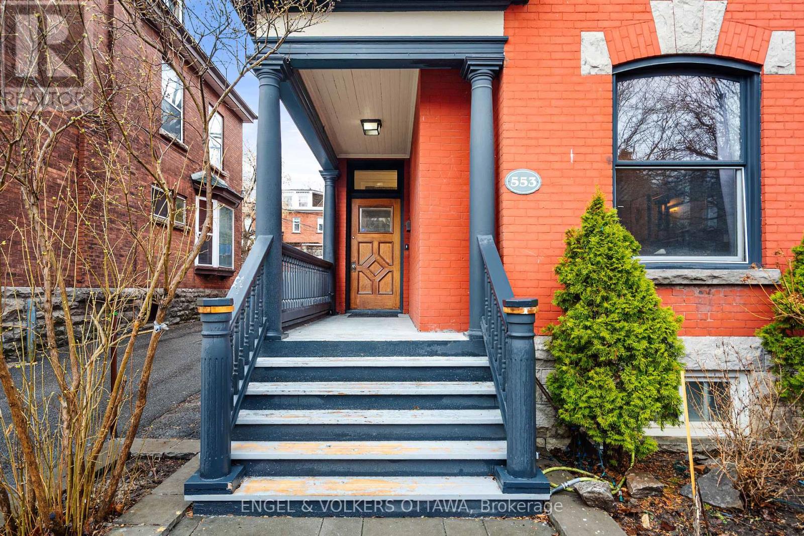 553 Gilmour Street, Ottawa, Ontario  K1R 5L5 - Photo 3 - X13421772