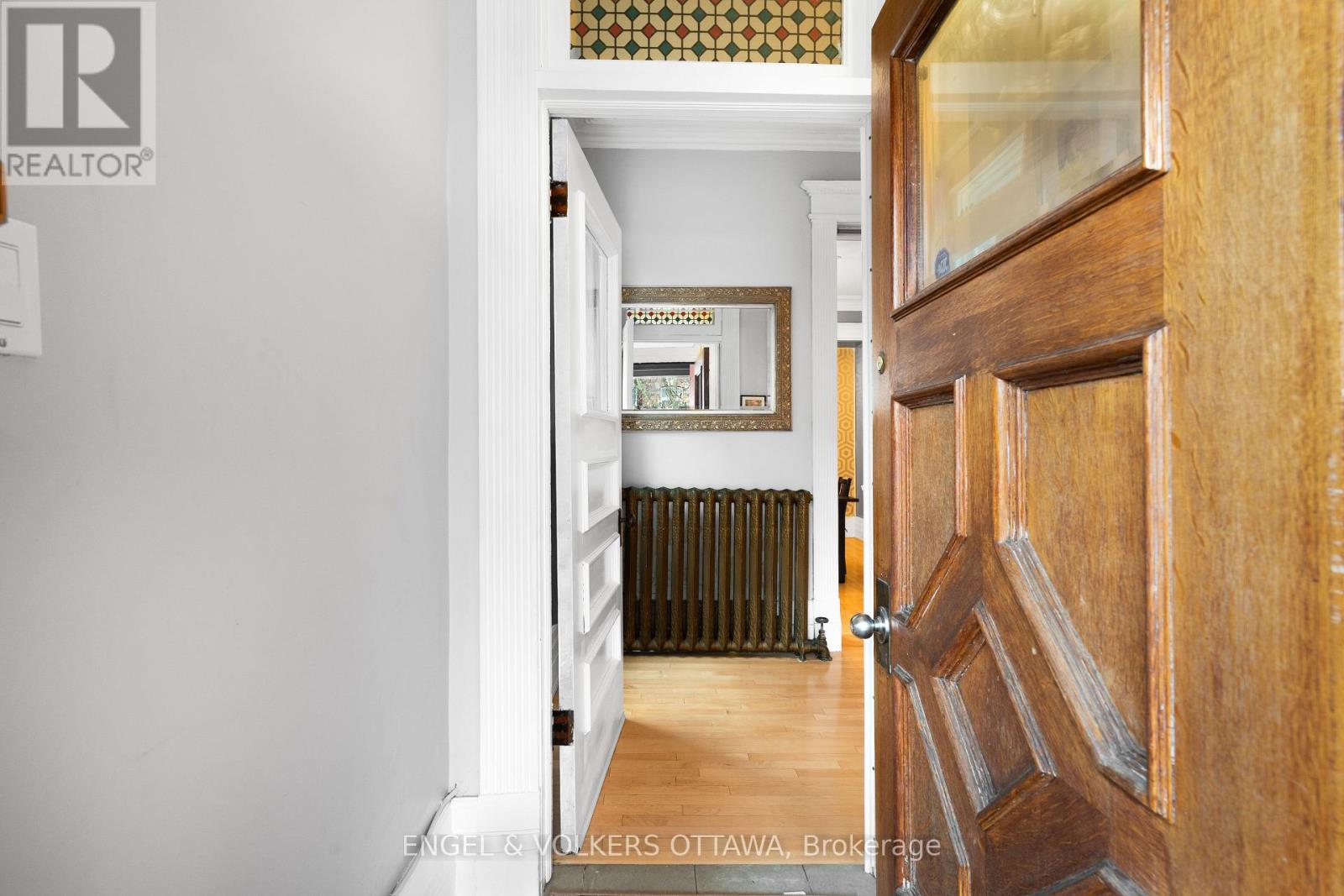 553 Gilmour Street, Ottawa, Ontario  K1R 5L5 - Photo 4 - X13421772