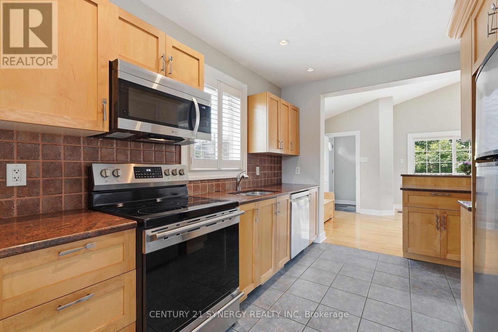 1324 Avenue O, Ottawa, Ontario  K1G 0A9 - Photo 9 - X13421824