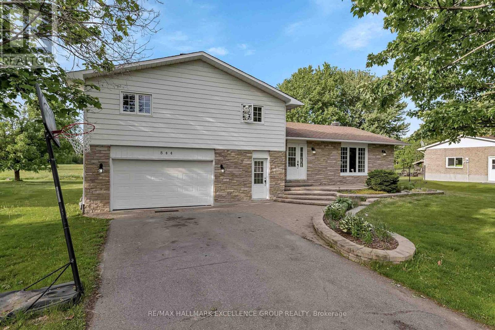 844 Principale Street, Casselman, Ontario  K0A 1M0 - Photo 3 - X13421836