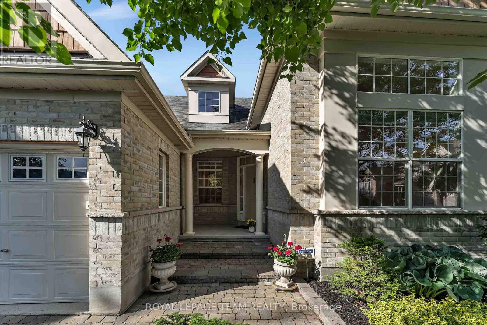 32 Silverthorn Court, Ottawa, Ontario  K2J 4Y2 - Photo 4 - X13422036
