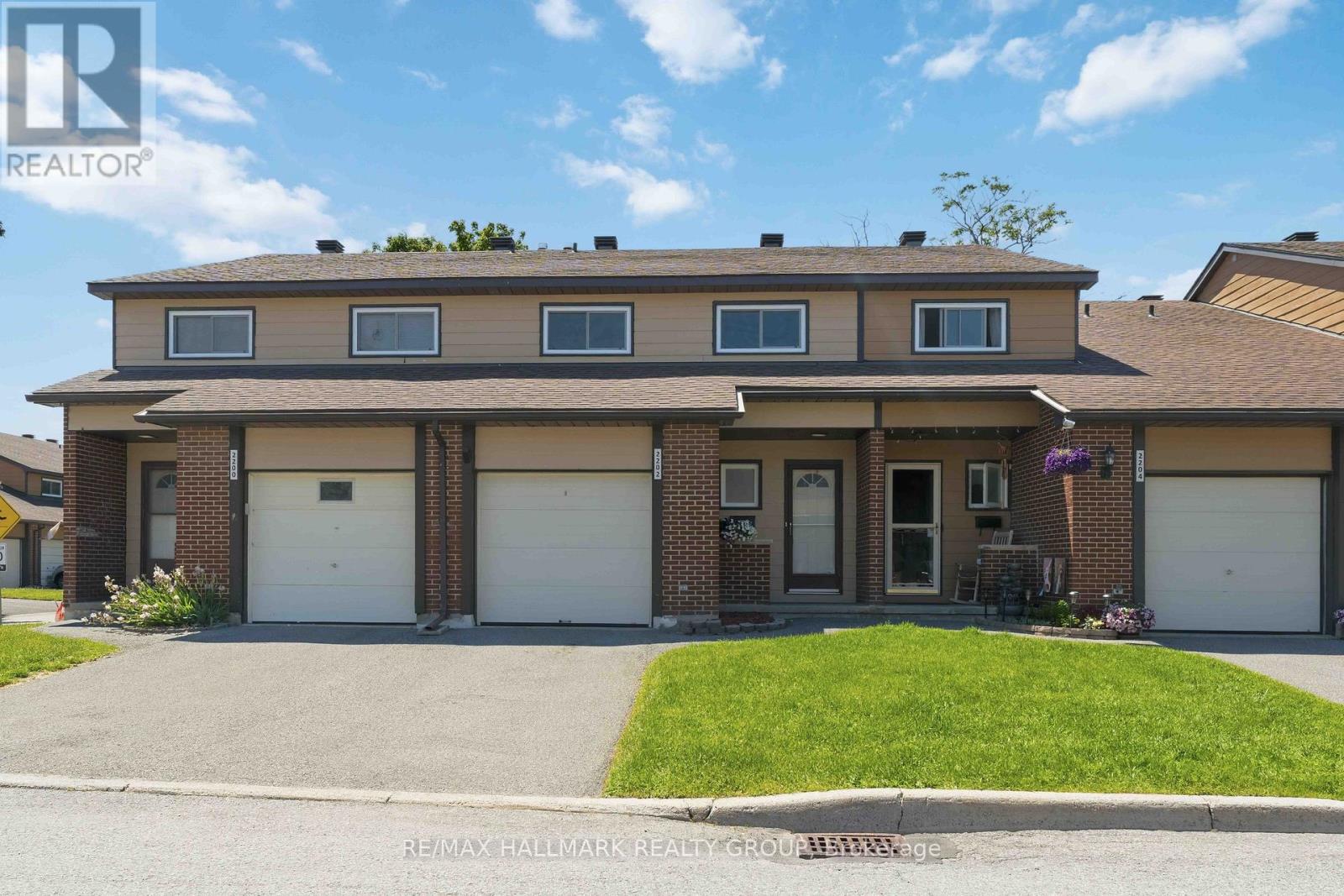 48 - 2202 Orient Park Drive, Ottawa, Ontario  K1B 4W2 - Photo 1 - X13422220