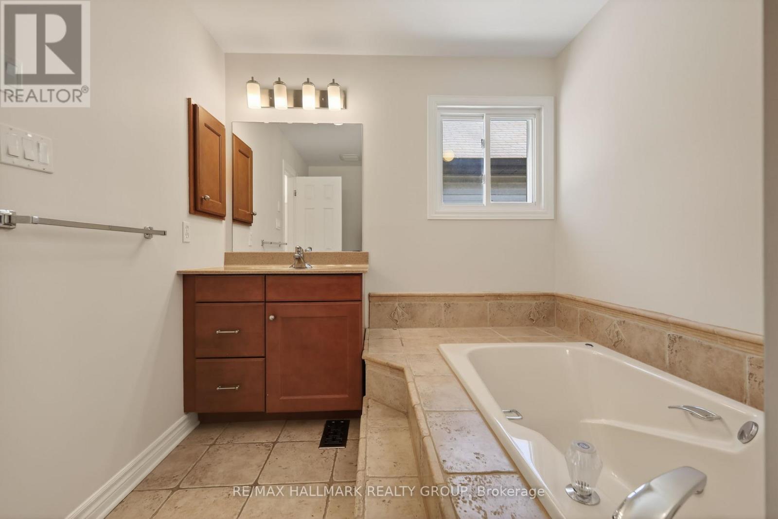 1426 Progress Place, Ottawa, Ontario  K1B 5M3 - Photo 28 - X13422718