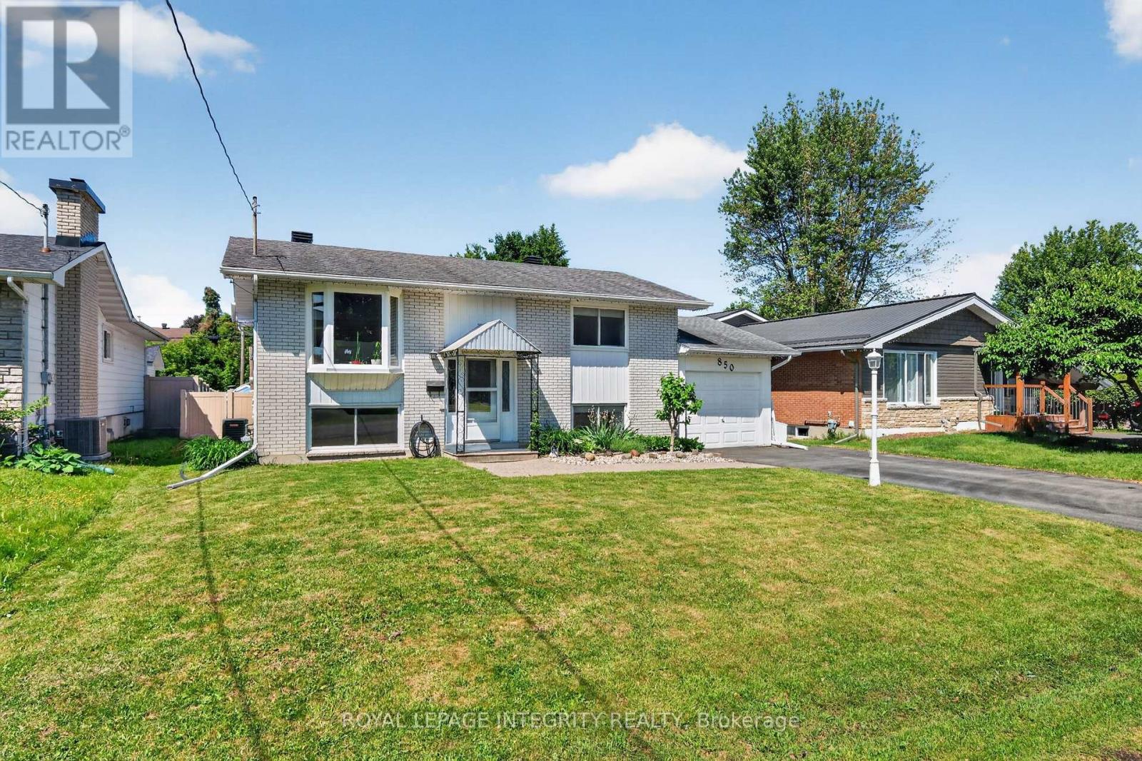 850 BALSAM DRIVE, Ottawa, Ontario