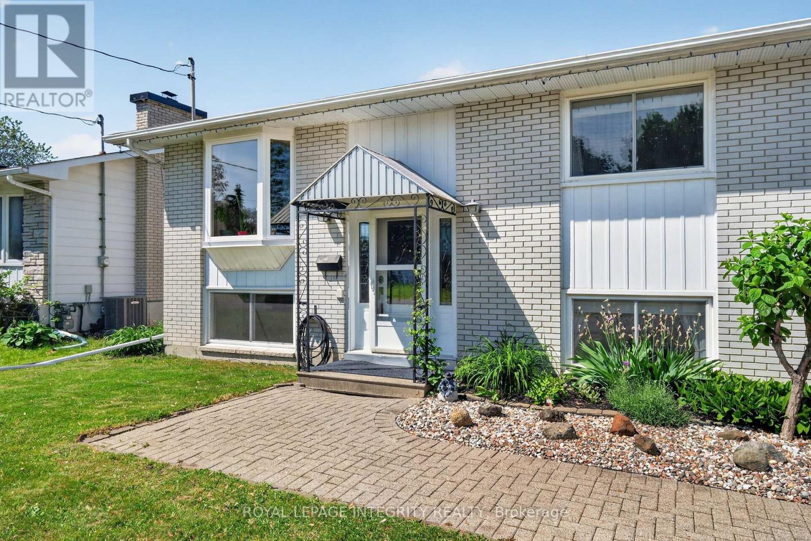 850 Balsam Drive, Ottawa, Ontario  K1E 1B5 - Photo 3 - X13422832