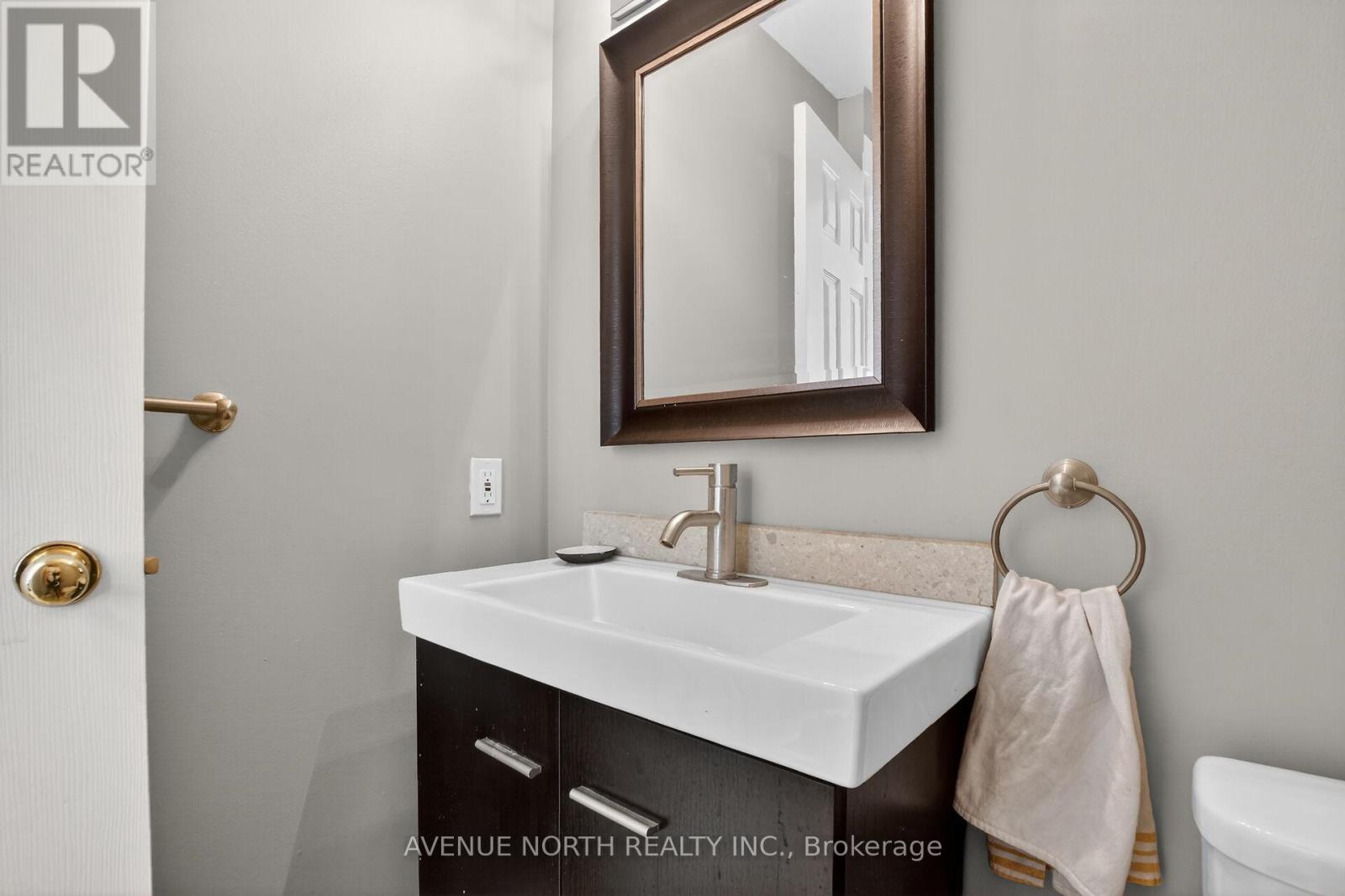 18 Castlemore Street, Ottawa, Ontario  K2G 6N5 - Photo 4 - X13422900