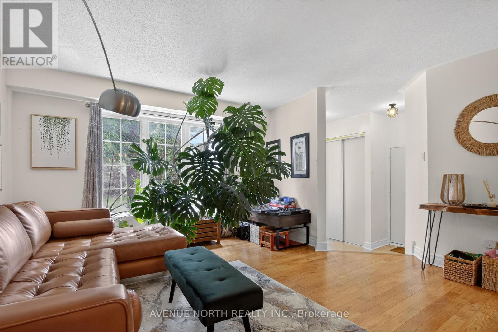 18 Castlemore Street, Ottawa, Ontario  K2G 6N5 - Photo 5 - X13422900