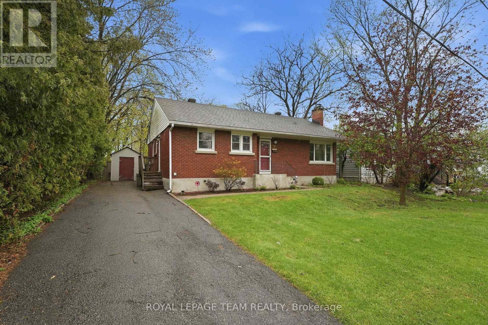 49 Crownhill Street, Ottawa, Ontario  K1J 7K5 - Photo 2 - X13423038