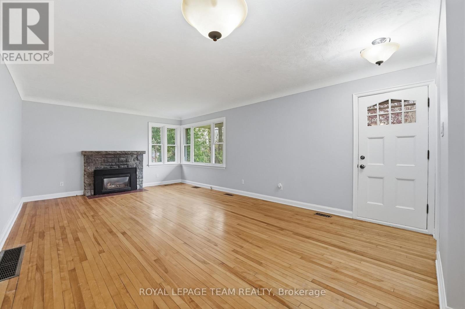 49 Crownhill Street, Ottawa, Ontario  K1J 7K5 - Photo 4 - X13423038