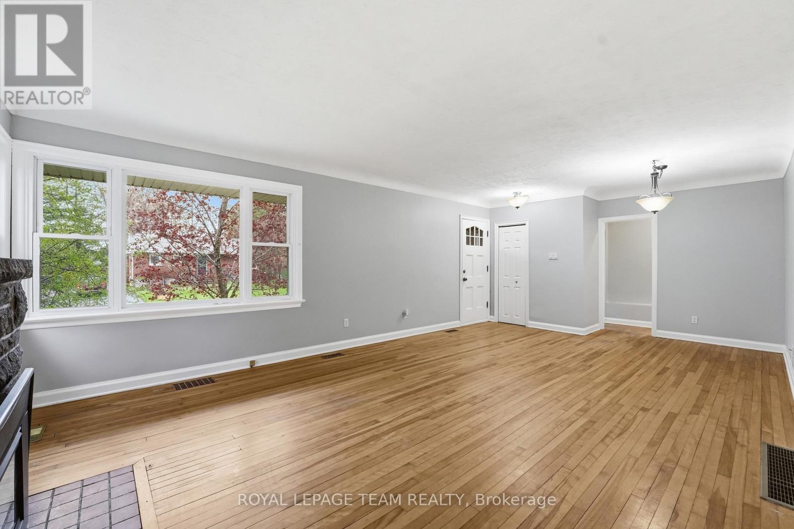 49 Crownhill Street, Ottawa, Ontario  K1J 7K5 - Photo 5 - X13423038