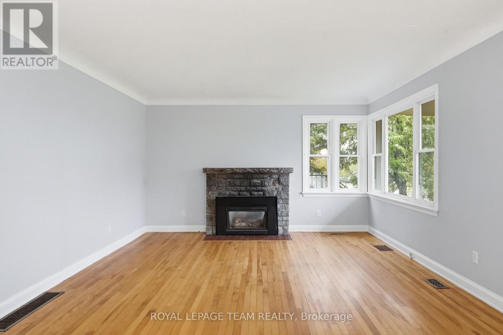 49 Crownhill Street, Ottawa, Ontario  K1J 7K5 - Photo 6 - X13423038