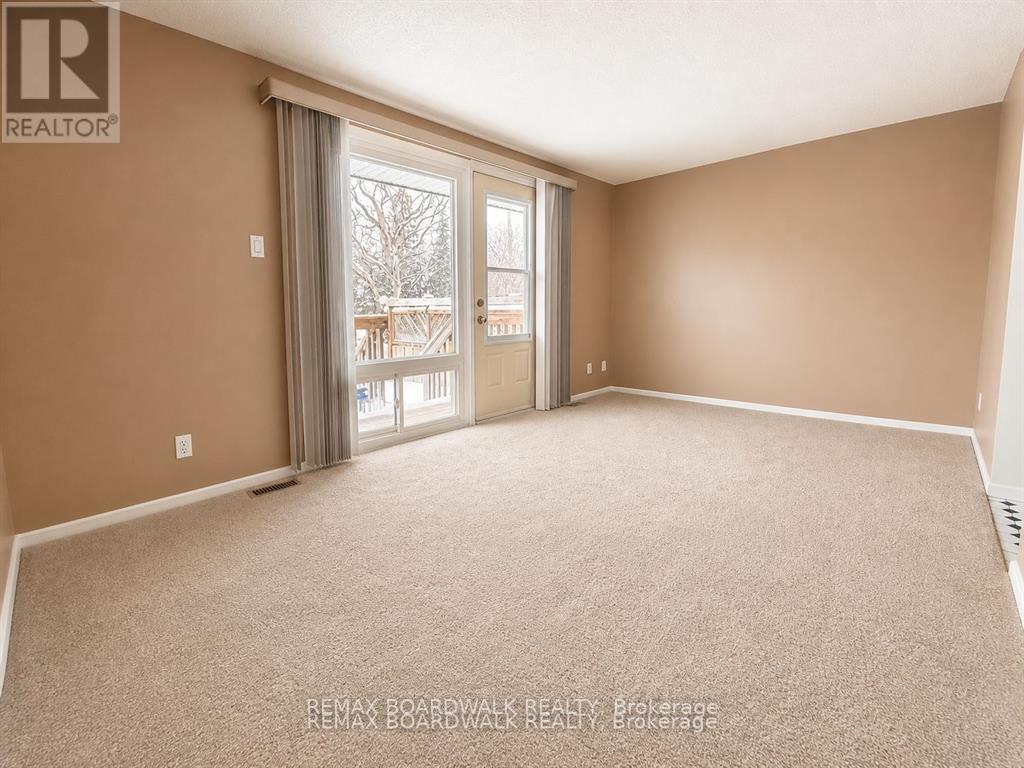53j Sumac Street, Ottawa, Ontario  K1J 7T7 - Photo 4 - X13423120