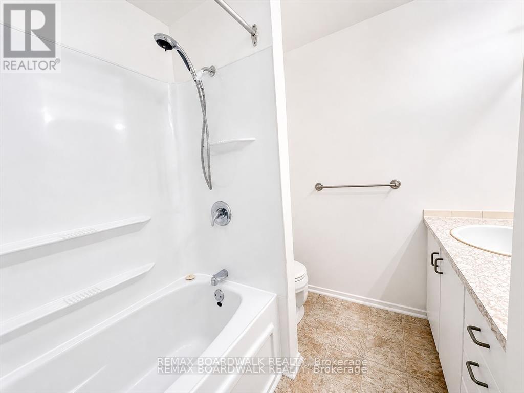 53j Sumac Street, Ottawa, Ontario  K1J 7T7 - Photo 6 - X13423120