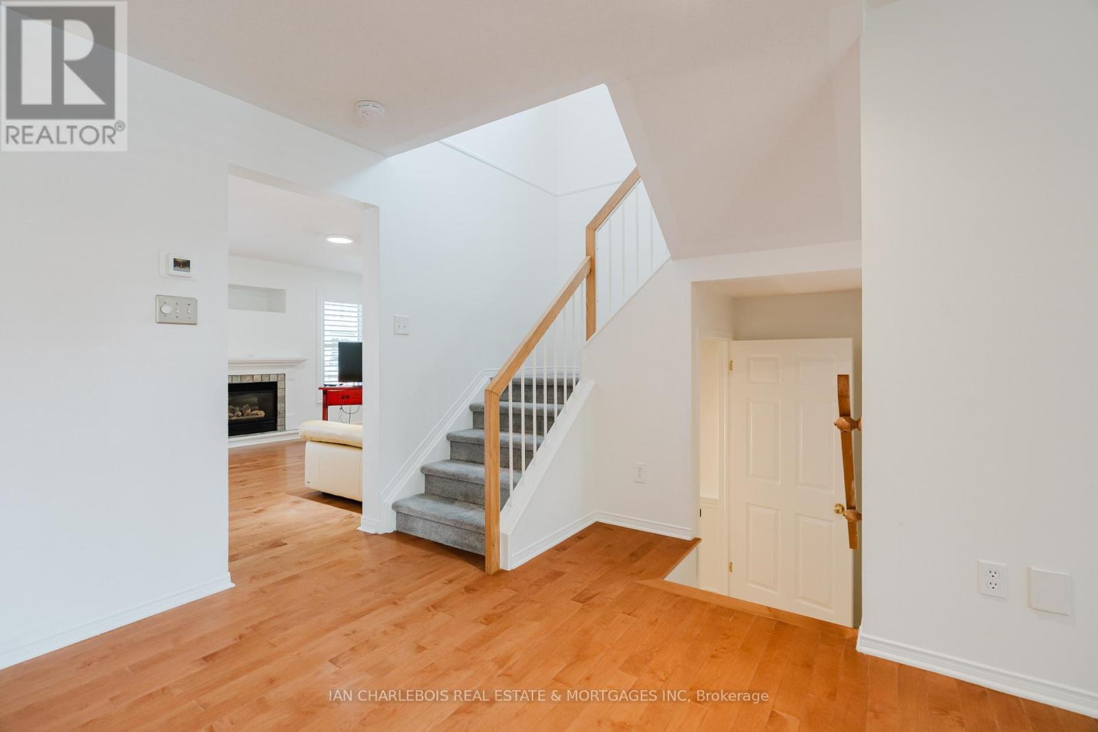 6020 Longleaf Drive, Ottawa, Ontario  K1W 1J2 - Photo 9 - X13423240