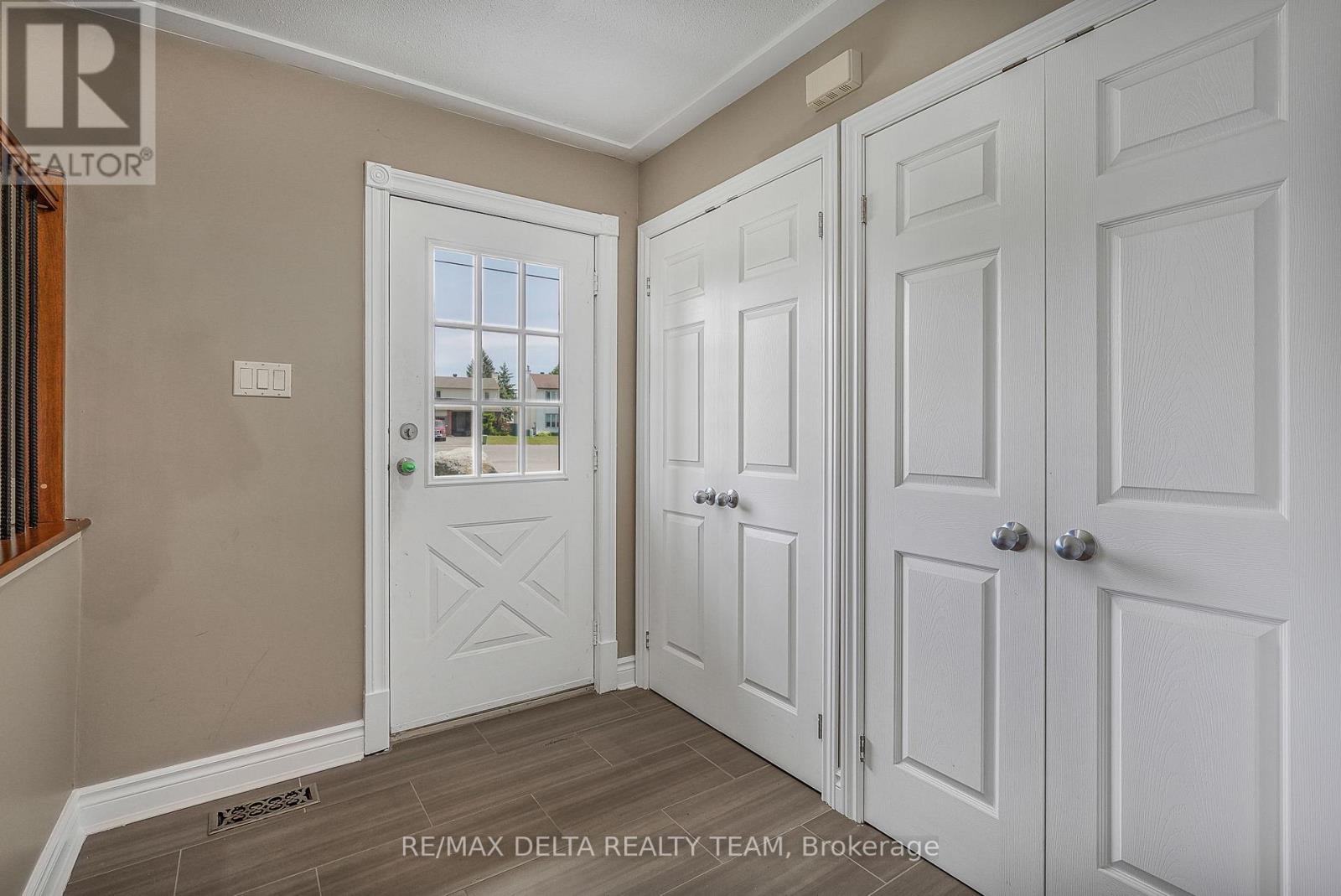 1596 Boyer Road, Ottawa, Ontario  K1C 1R2 - Photo 3 - X13423406
