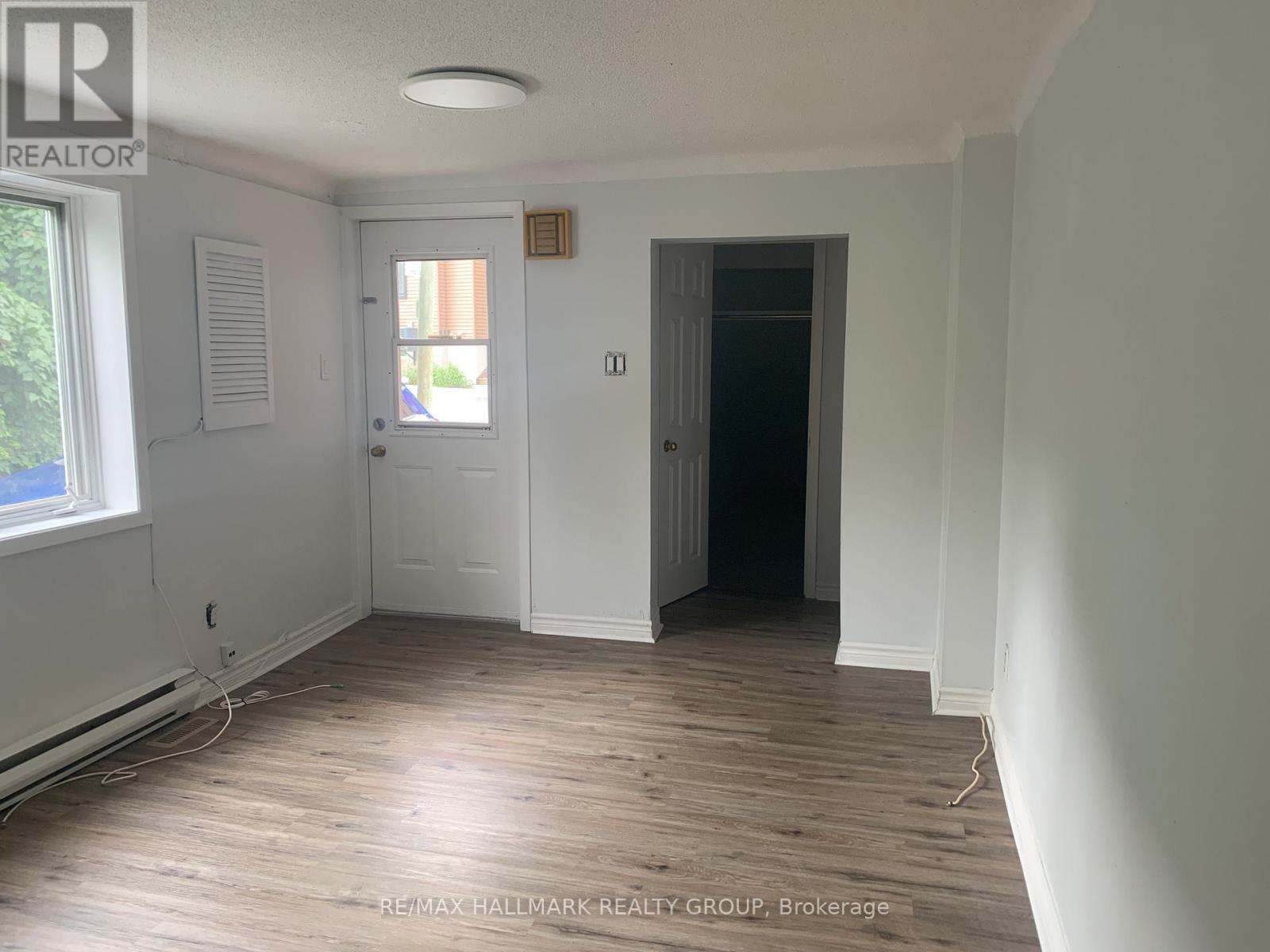 251 - 251 Marier Avenue, Ottawa, Ontario  K1L 5P9 - Photo 2 - X13423504